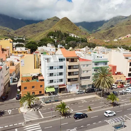 Seafront Apartment *
